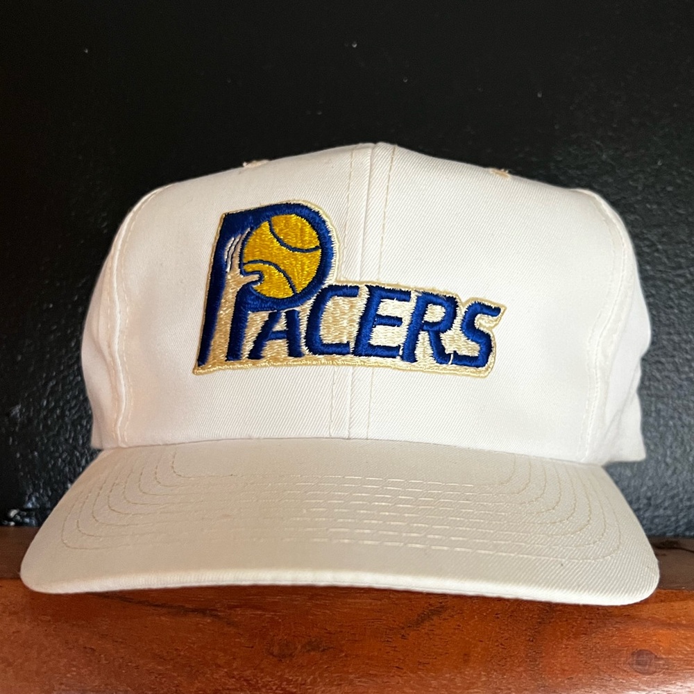 *RARE* VINTAGE INDIANA PACERS YOUNGAN TWILL WHITE 6-HOLES 90’s SNAPBACK